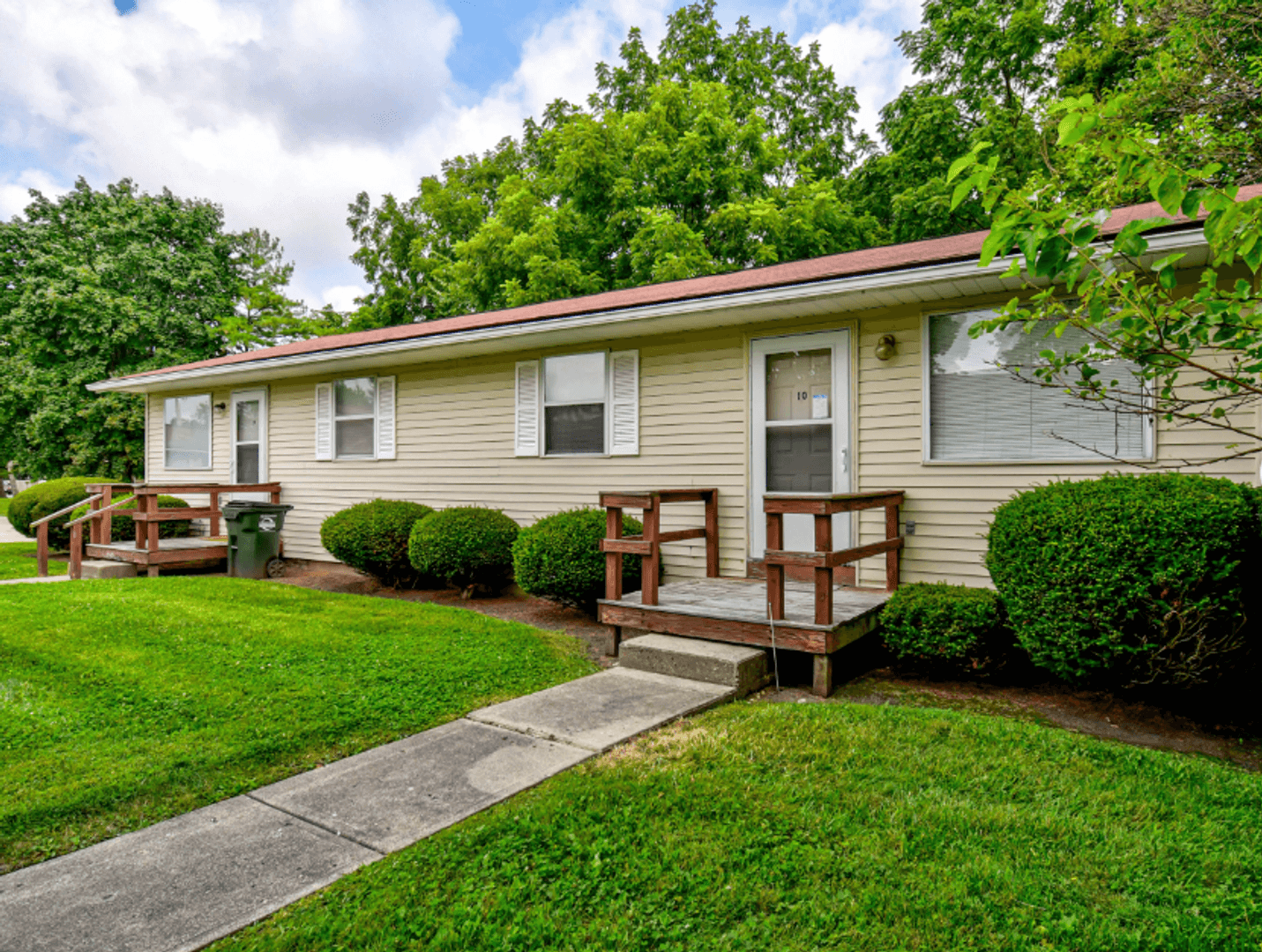 Urbana Apartment: Ivy Court