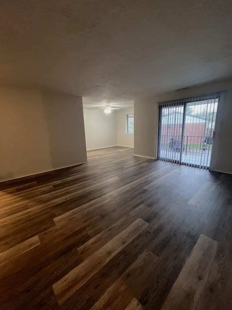 Athens Apartment: Monticello Village