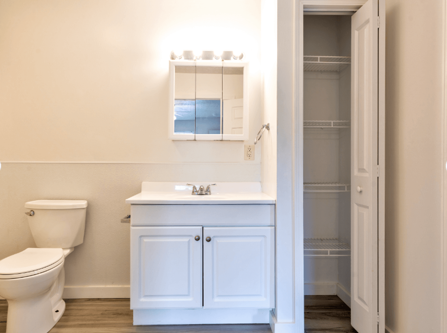 Bucyrus Apartment: Whetstone Manor