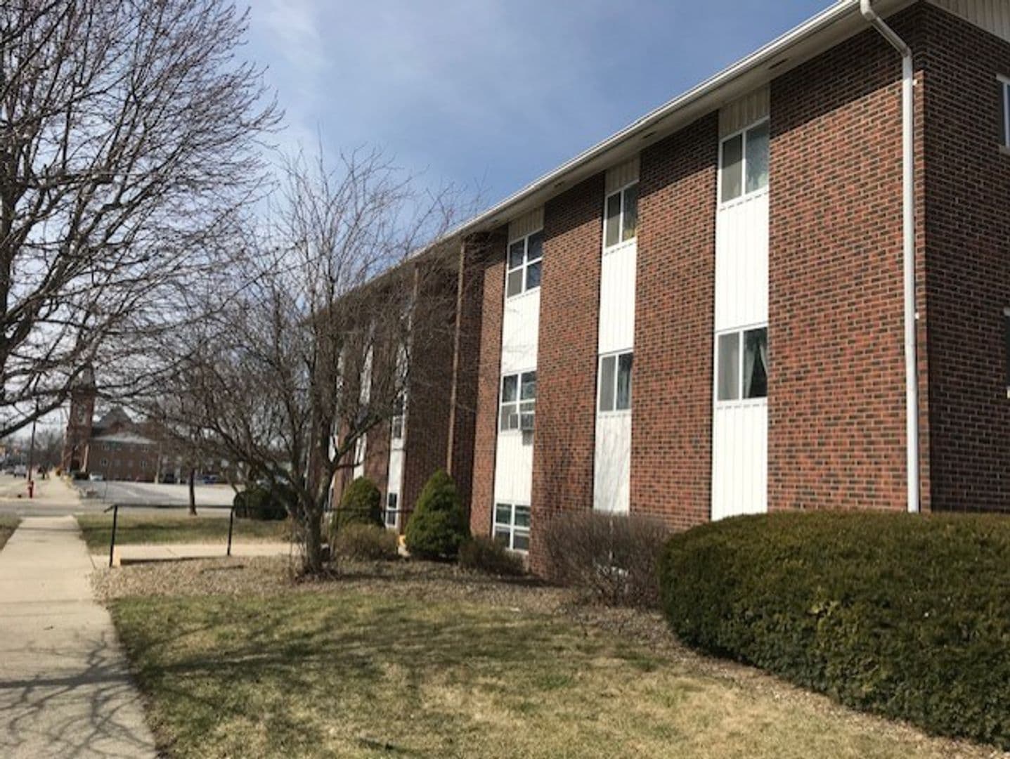 Bucyrus Apartment: Bucyrus Commons East