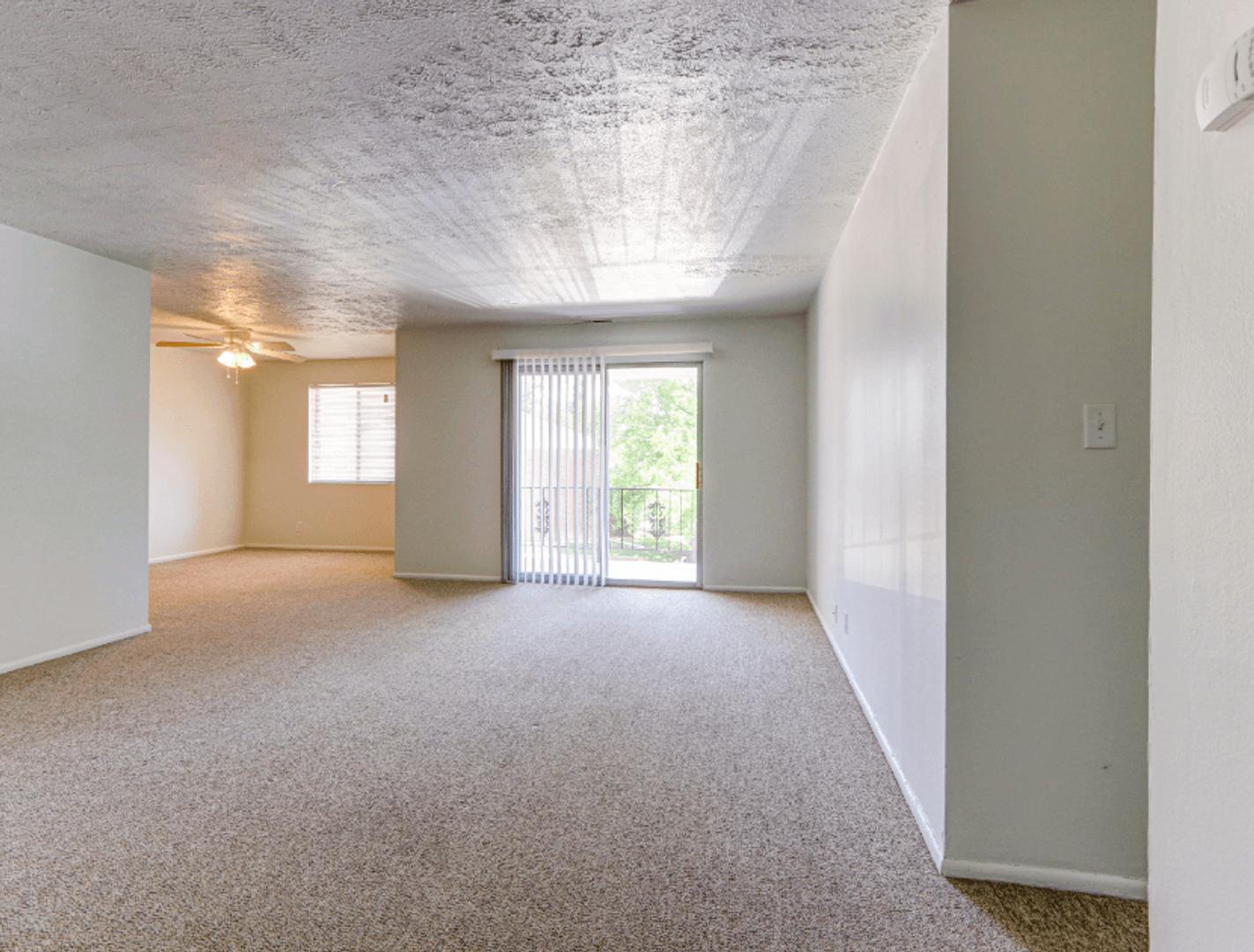 Athens Apartment: Monticello Village