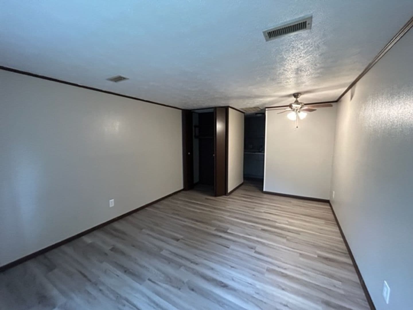 Bucyrus Apartment: Pinewood Apartments