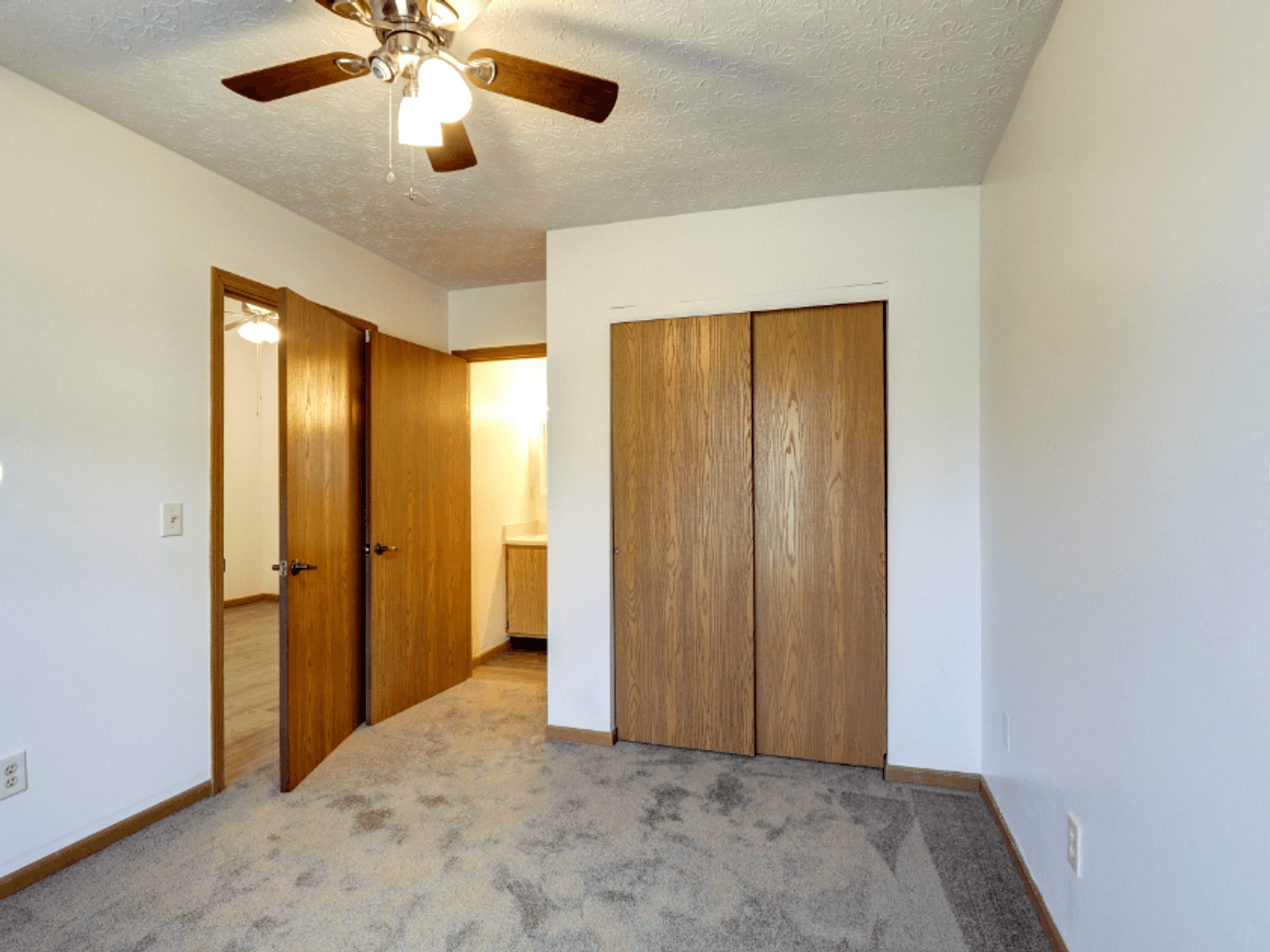 Marion Apartment: Kensington Manor