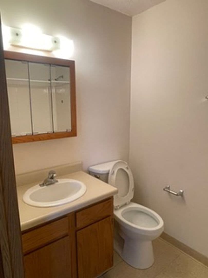 Ashland Apartment: 1 E Main St
