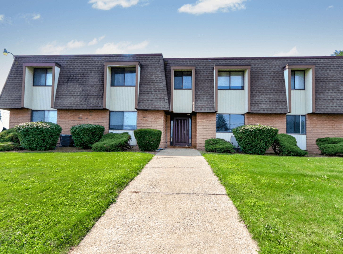 Ashland Apartment: Stadium Villas