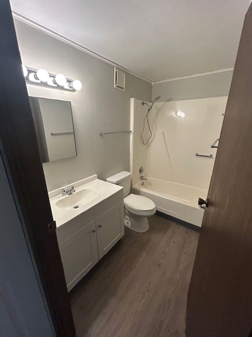 Fort Wayne Apartment: Plumwood Apartments