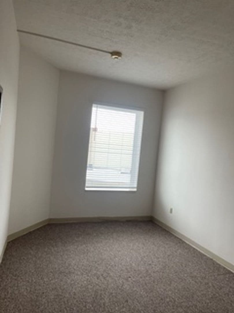 Ashland Apartment: 1 E Main St