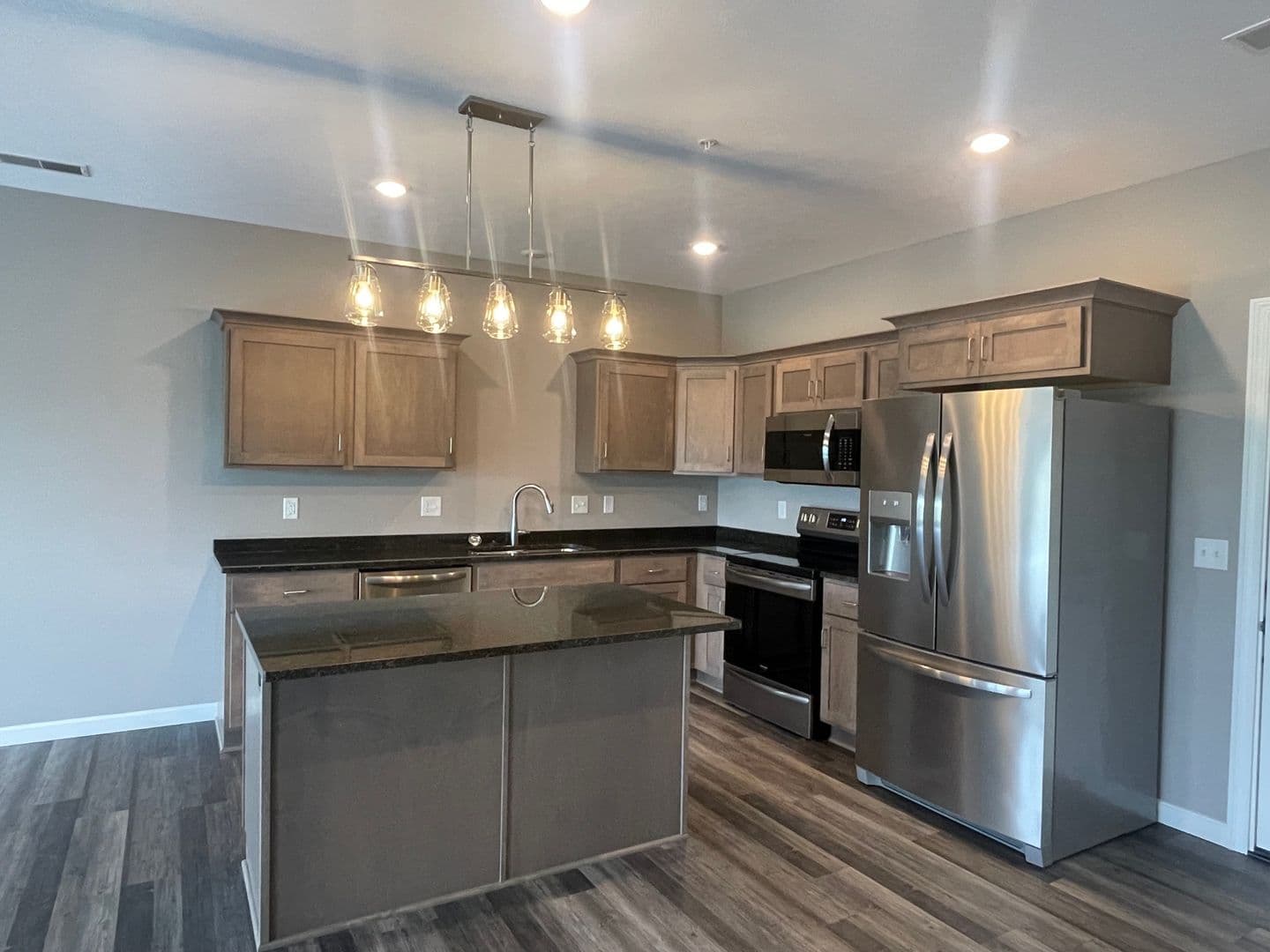 Ashland Apartment: Latitude 40 Flats Apartments