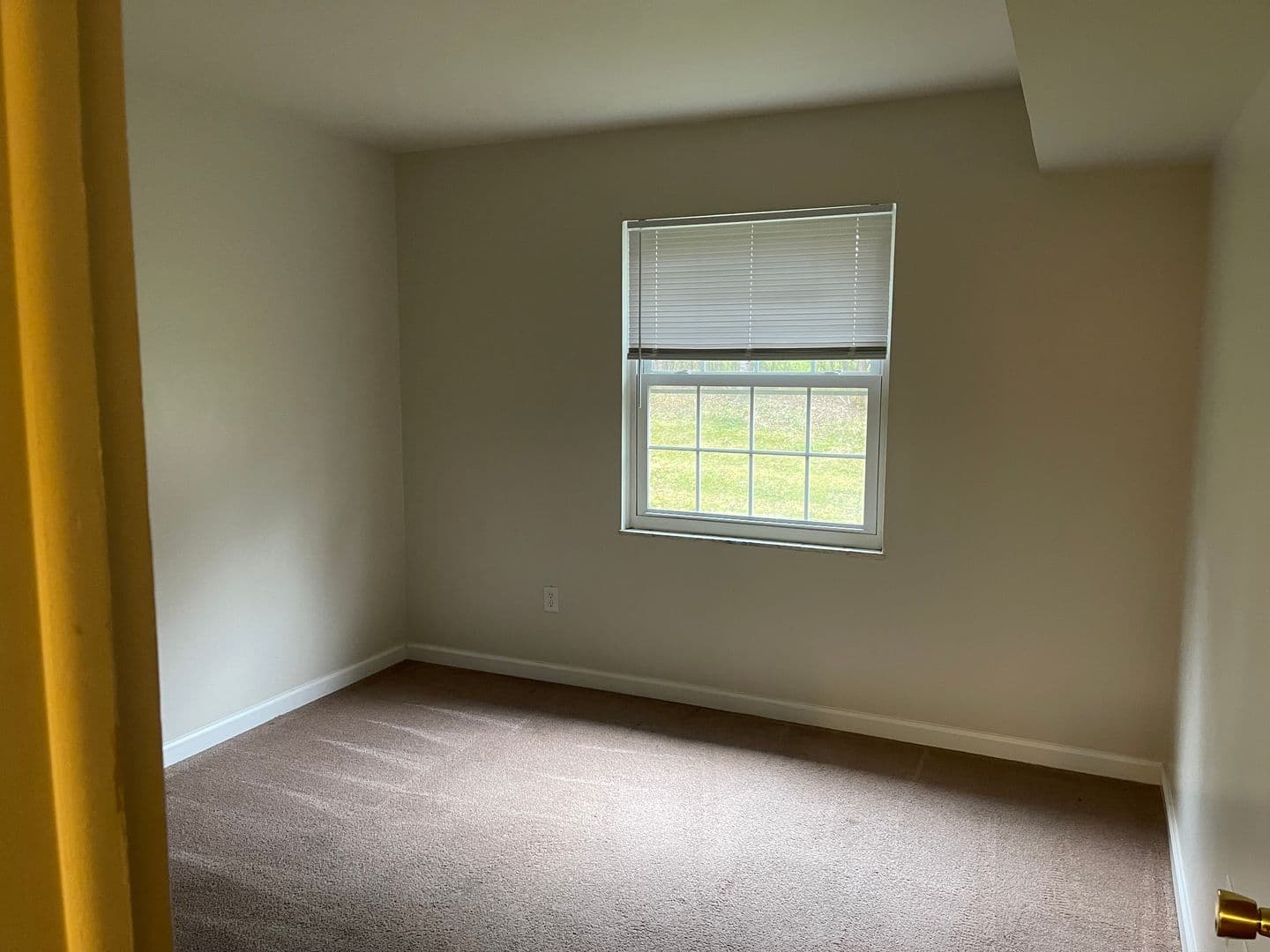 Mt. Vernon Apartment: Colonial Estates