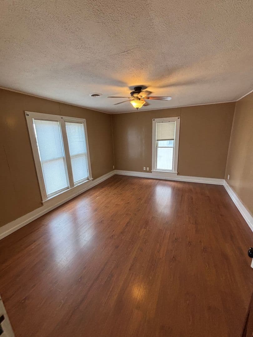 Ashland Apartment: 334/334.5 Orange