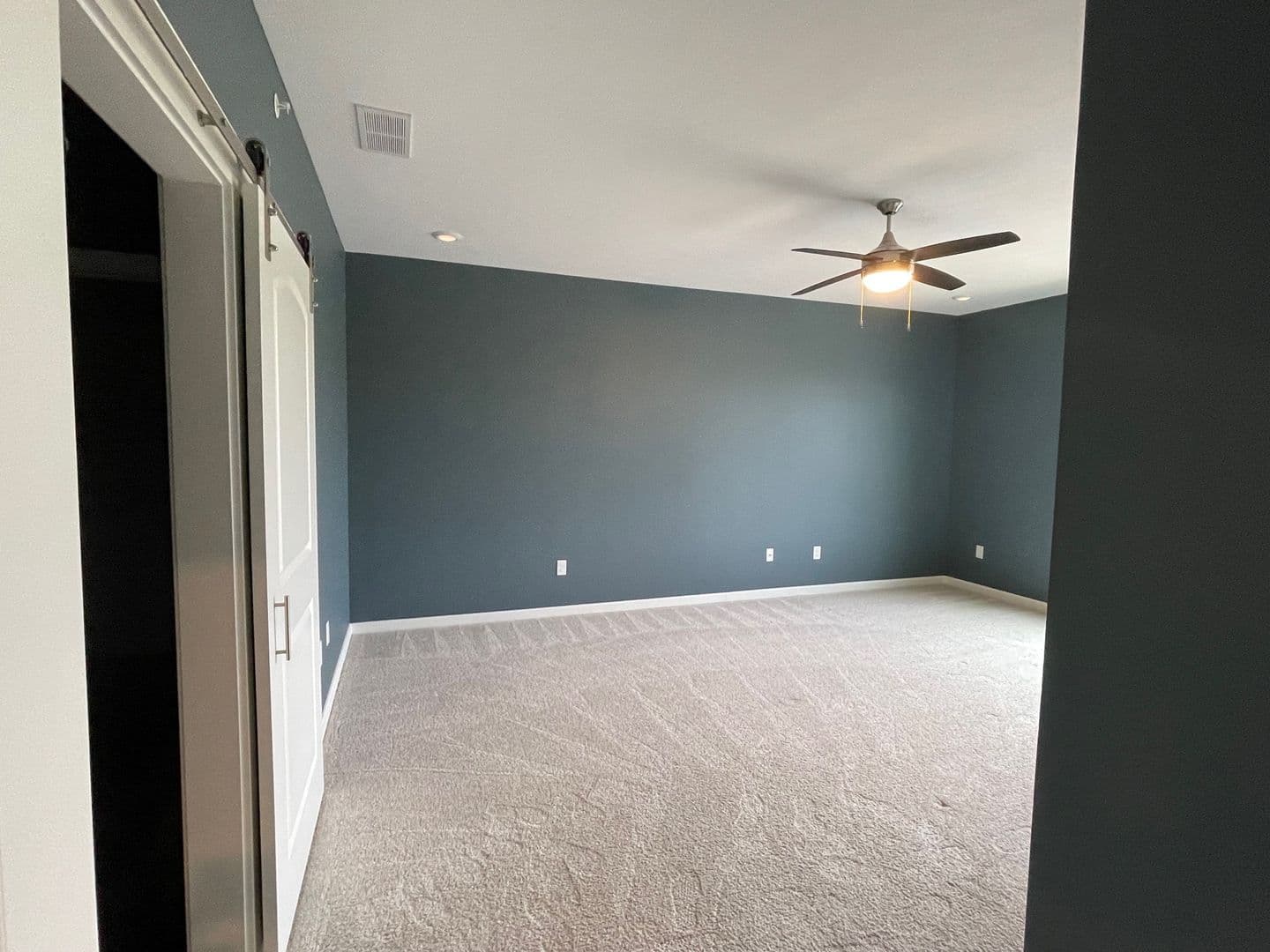 Ashland Apartment: Latitude 40 Flats Apartments