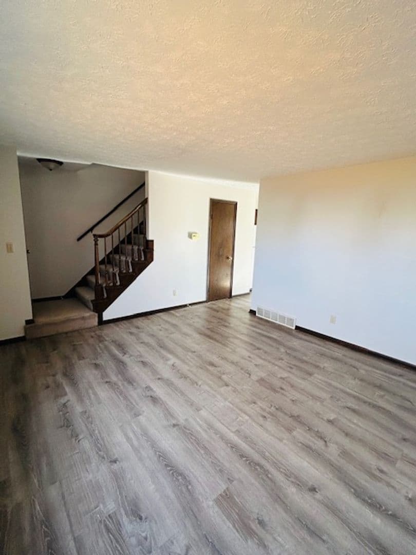 Ashland Apartment: Crestview Apartments