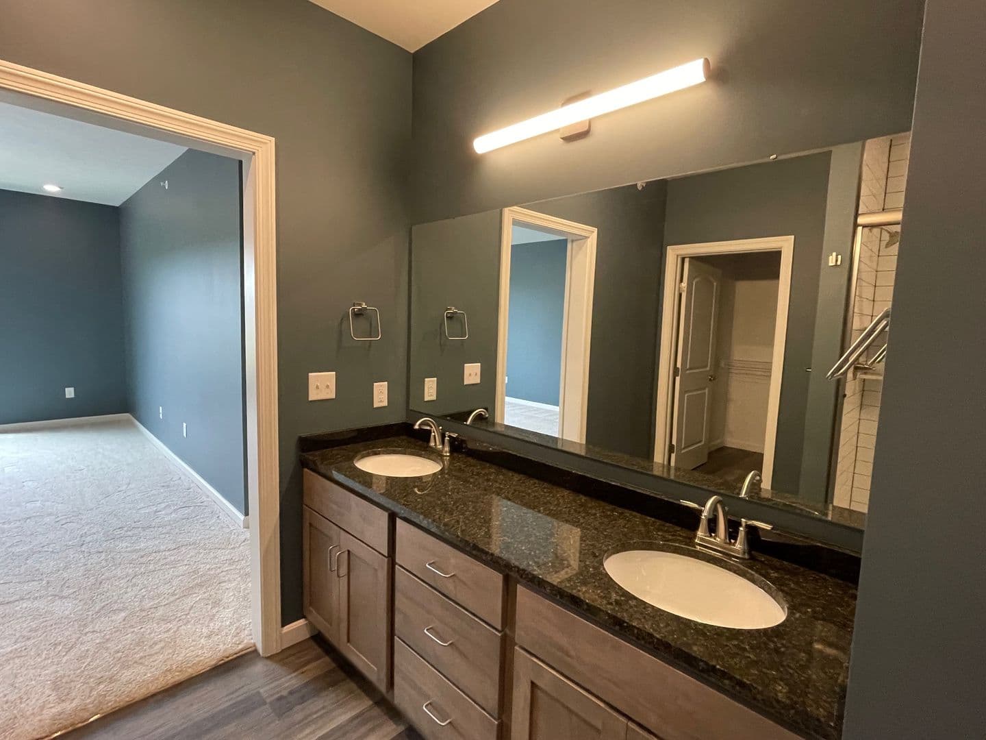 Ashland Apartment: Latitude 40 Flats Apartments