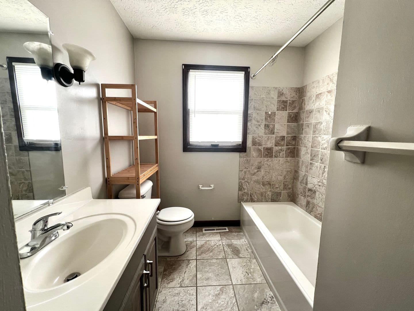 Ashland Apartment: Crestview Apartments