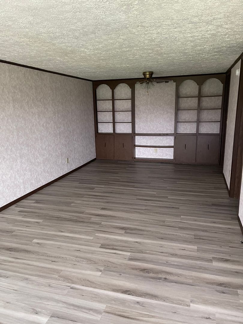 Delaware Apartment: Rolling Meadows