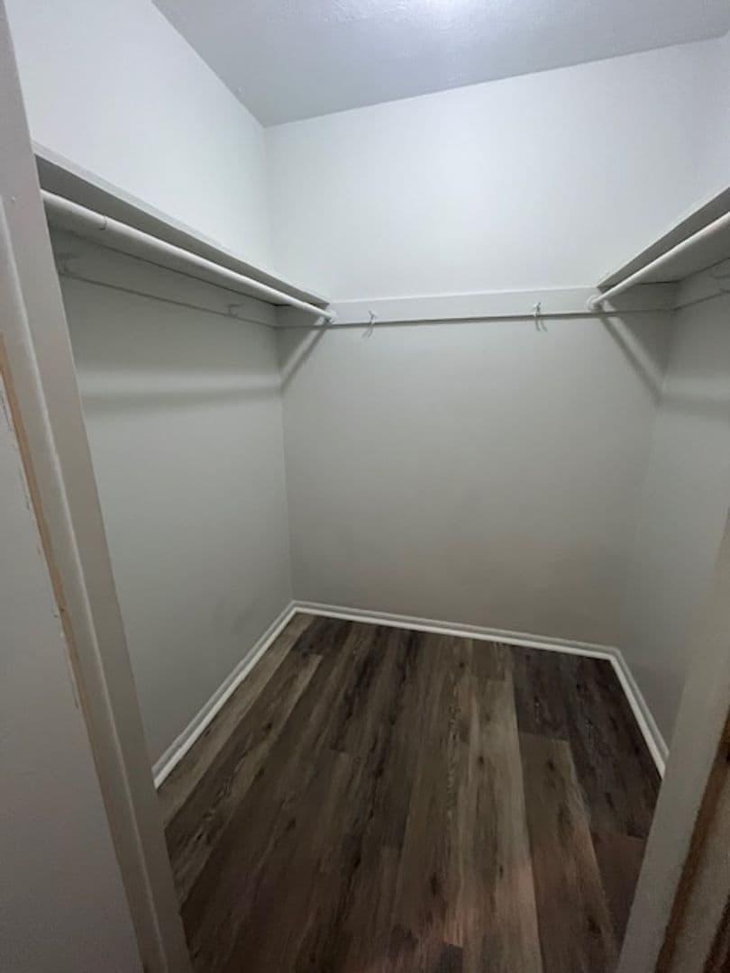Athens Apartment: Monticello Village