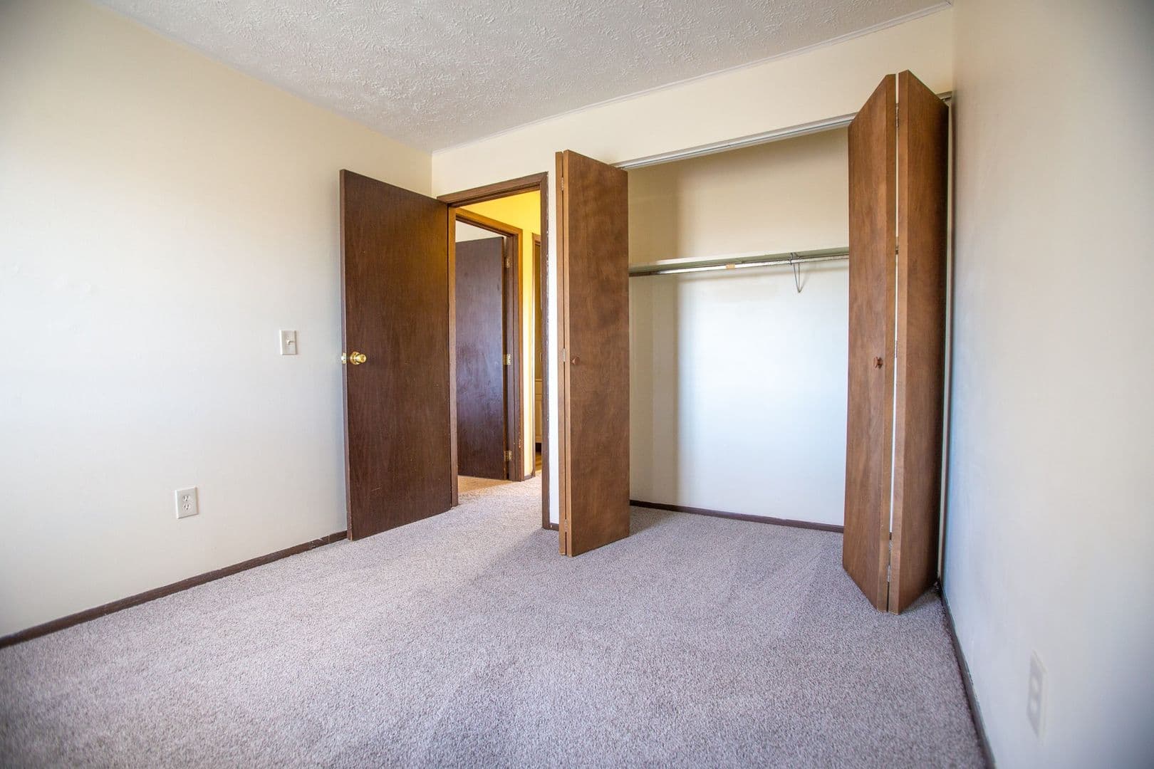 Ashland Apartment: Stadium Villas