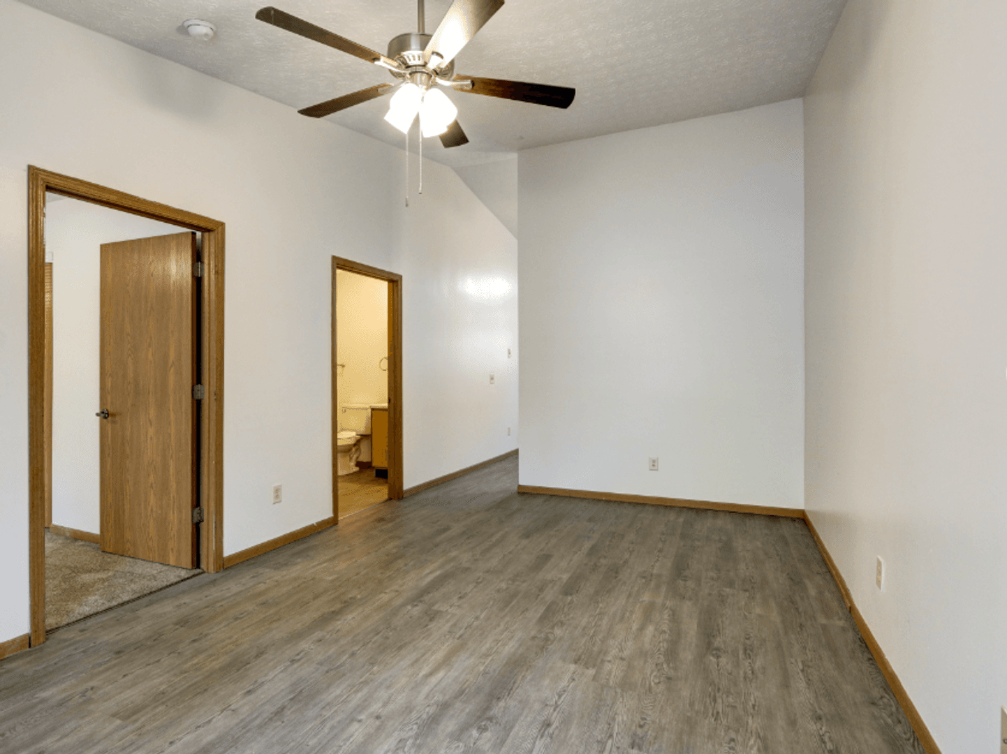 Marion Apartment: Kensington Manor