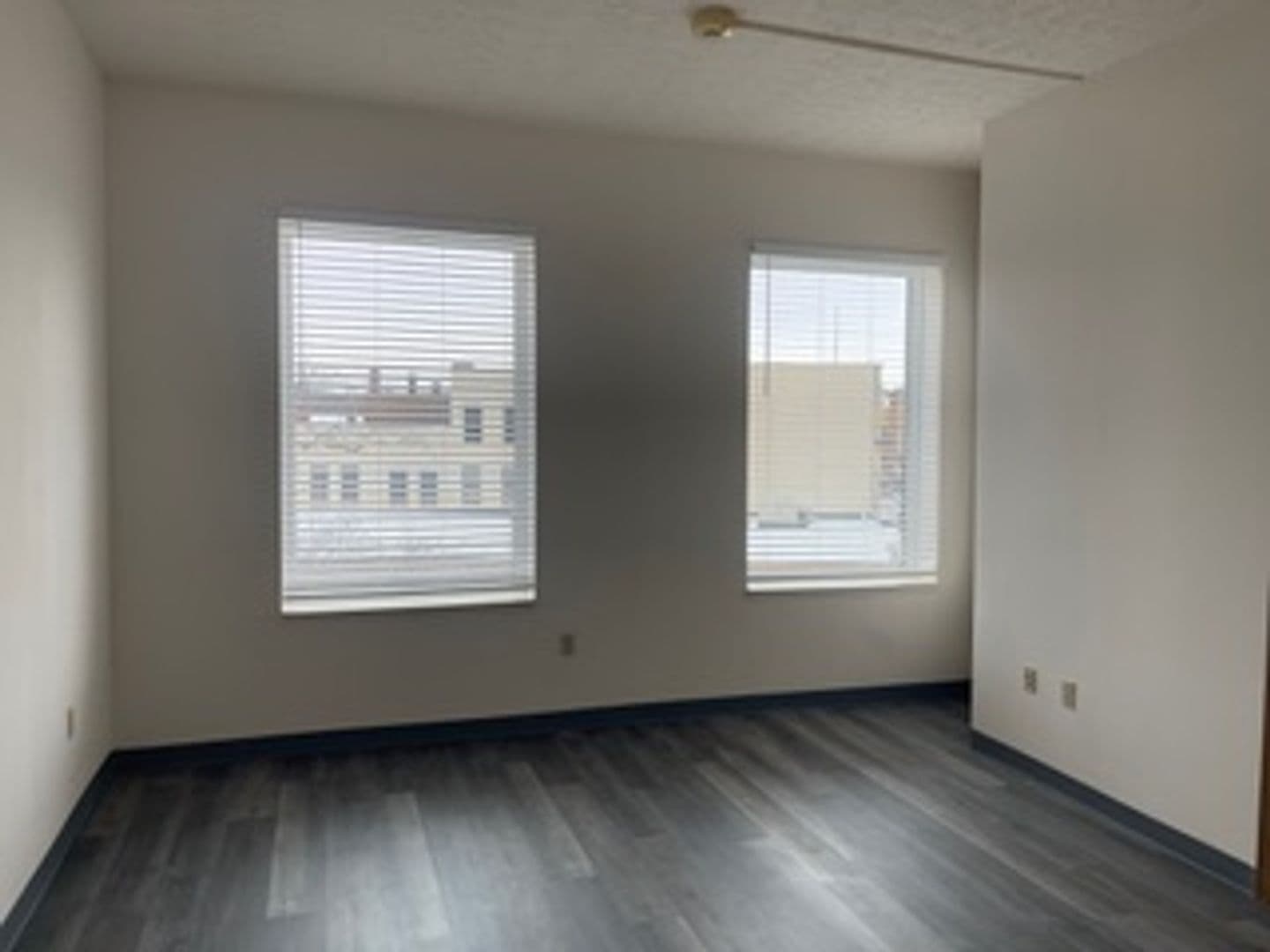 Ashland Apartment: 1 E Main St