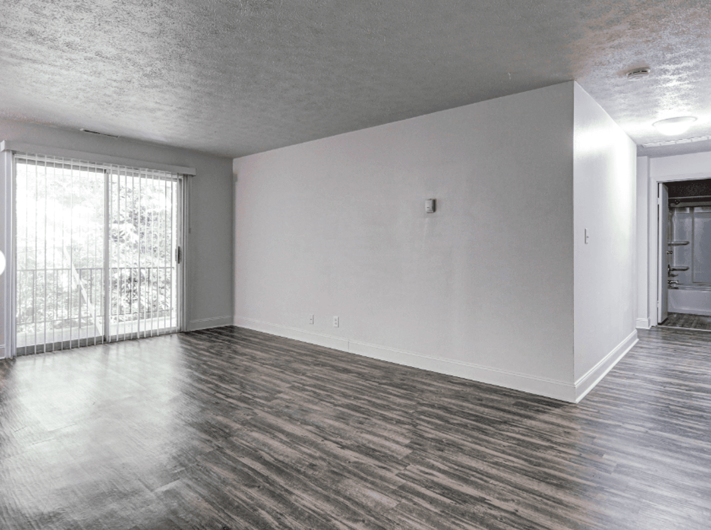 Athens Apartment: Monticello Village