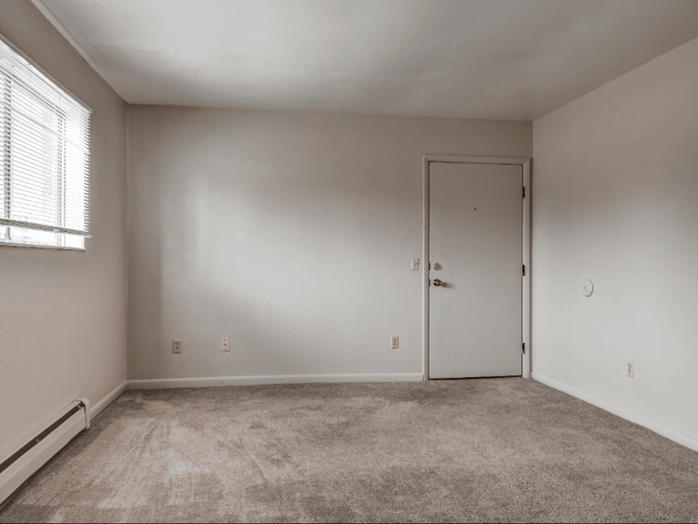 Napoleon Apartment: Pineview Apartments