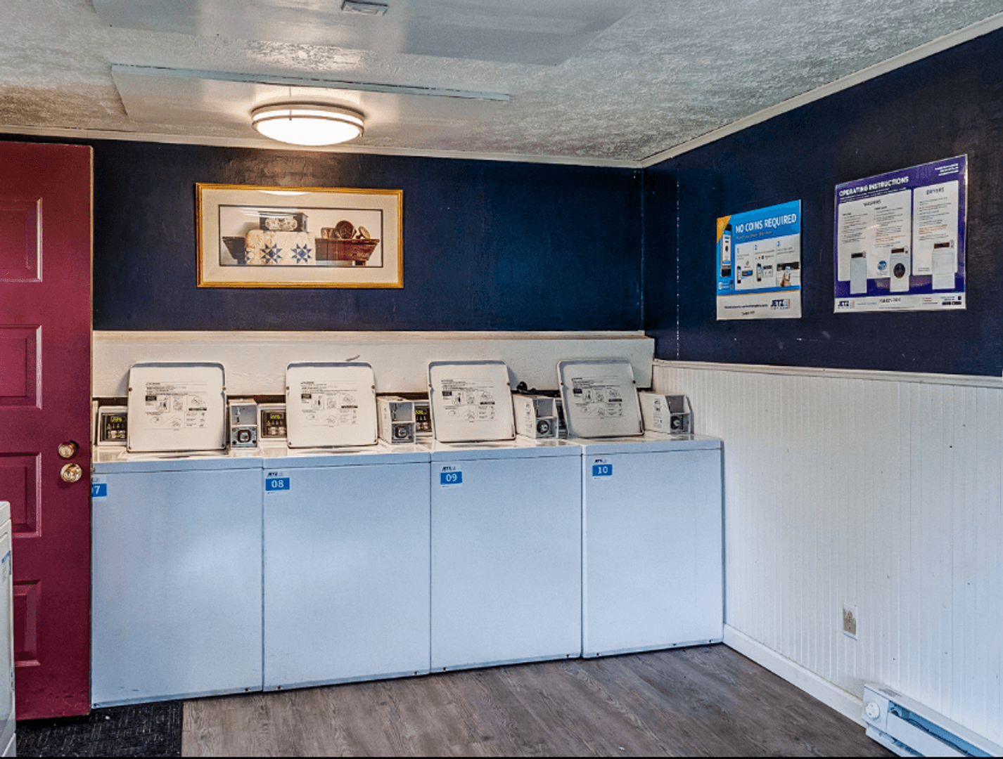 Napoleon Apartment: Riverview Estates