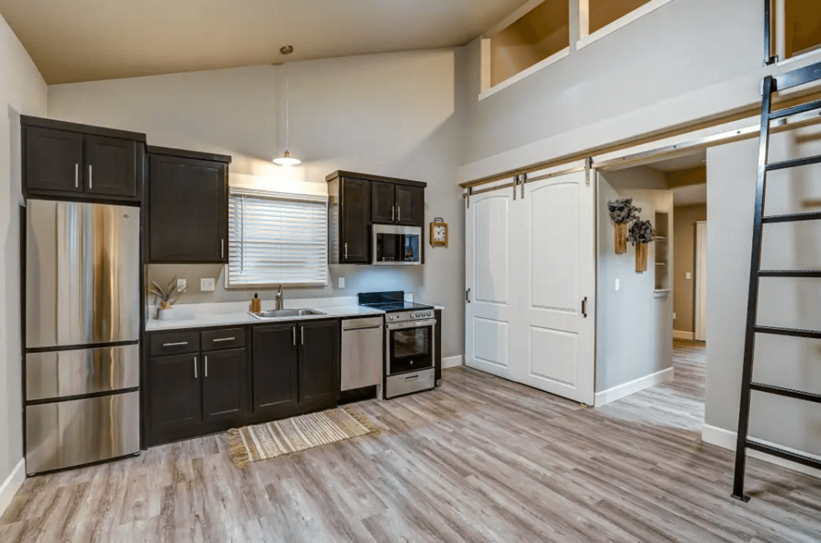 Gresham Apartment: 2027 W. Powell Blvd
