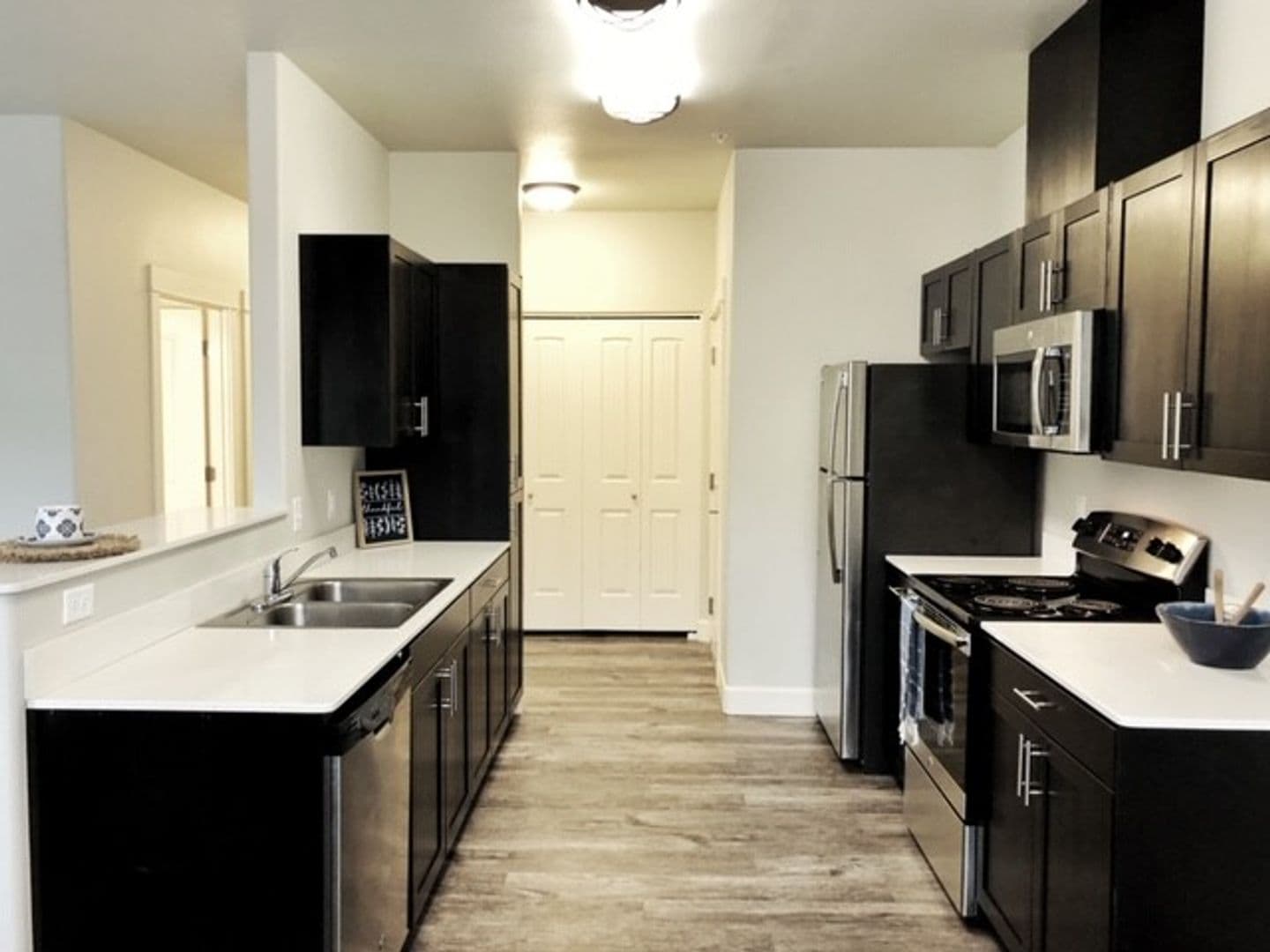 Salem Apartment: 5715 Red Leaf Dr S.