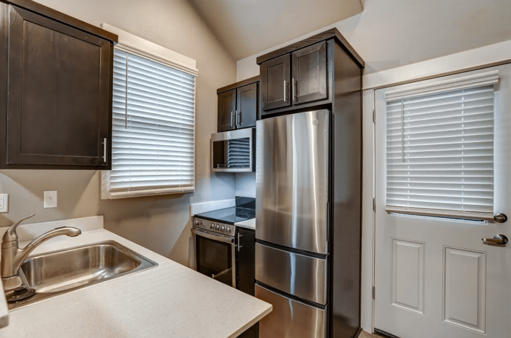Gresham Apartment: 2027 W. Powell Blvd