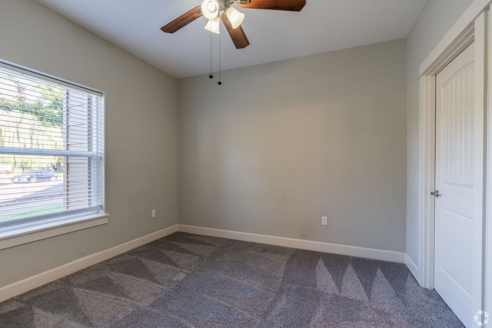 Albany Apartment: 1605 Oak St SE