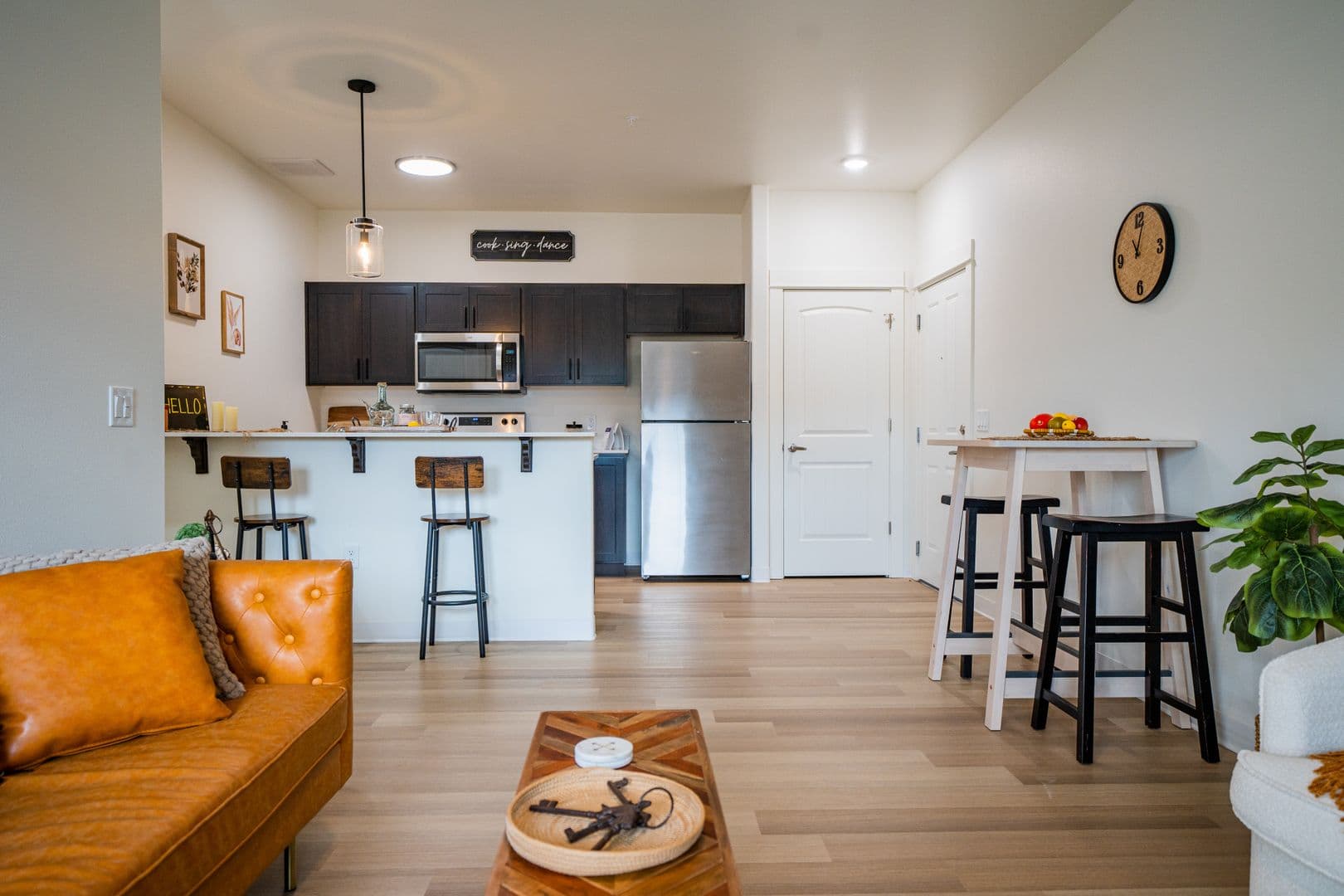 Salem Apartment: 4704 Center Street NE