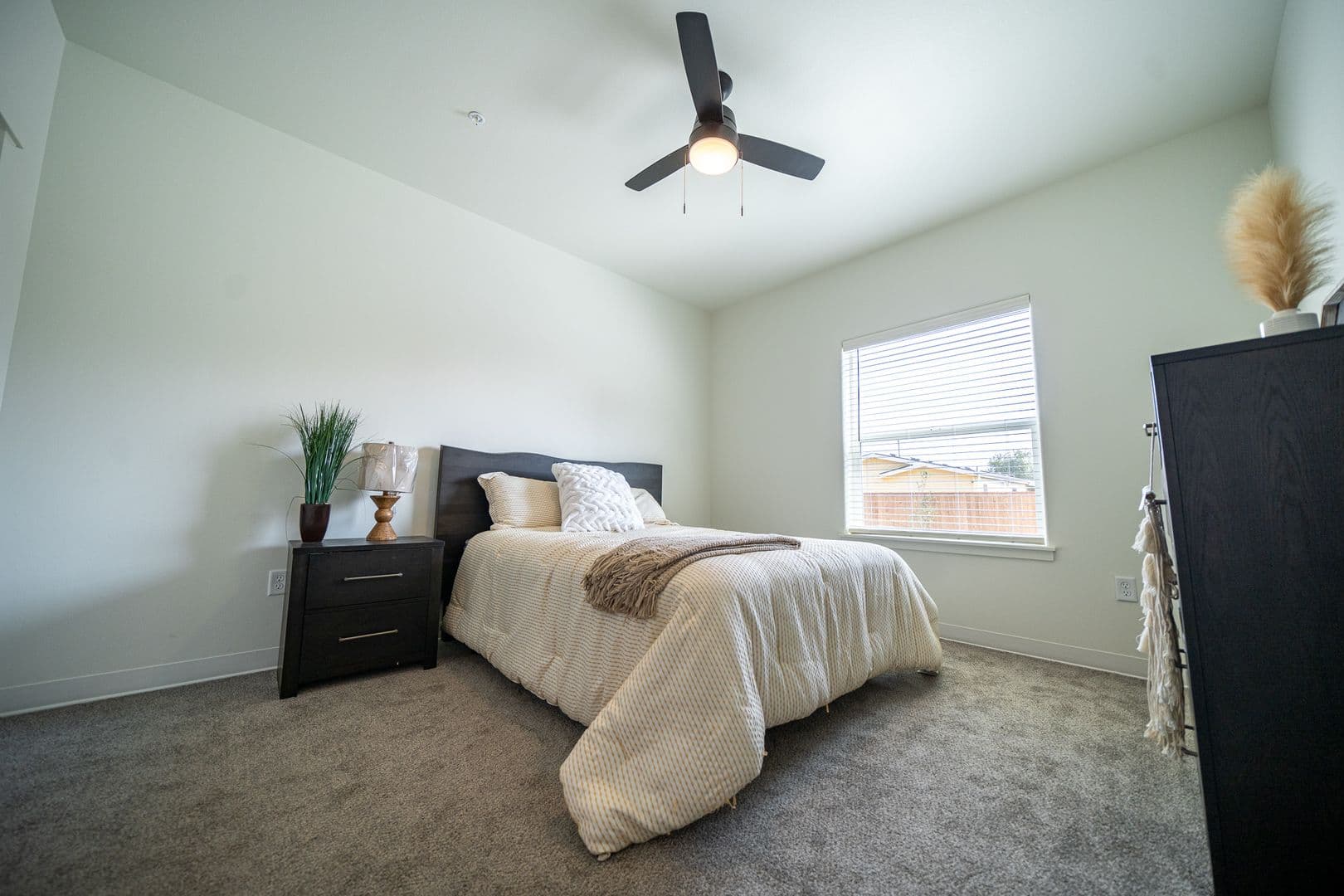 Salem Apartment: 4704 Center Street NE