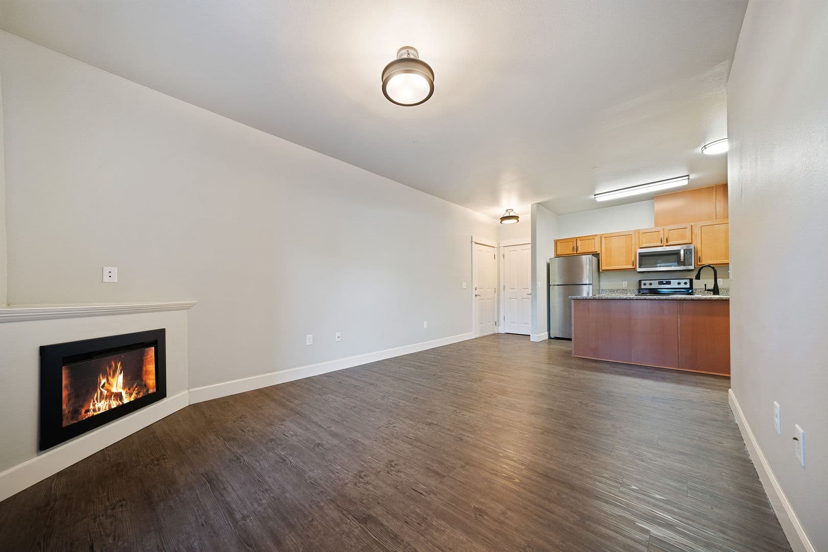 Gladstone Apartment: 18181 Webster Rd