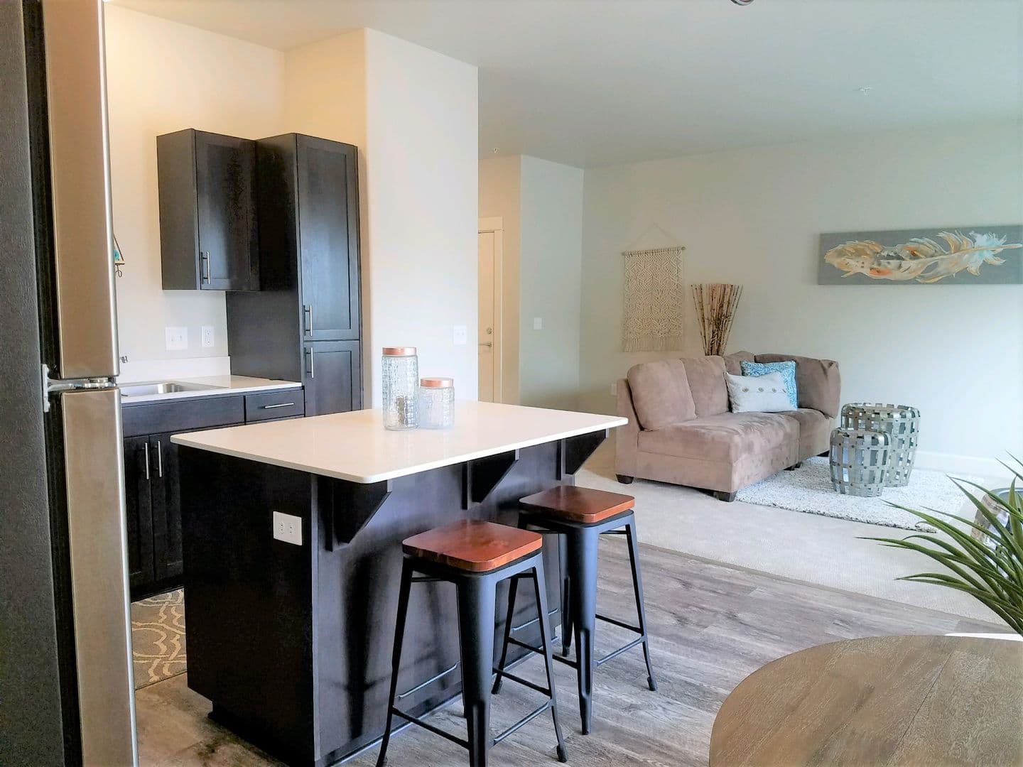 Salem Apartment: 5715 Red Leaf Dr S.