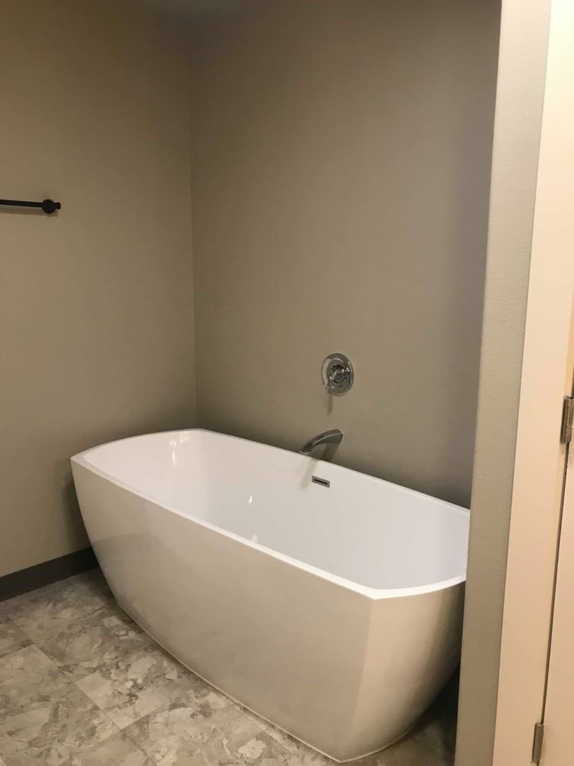 Redmond Apartment: 3570 SW Metolius Ave