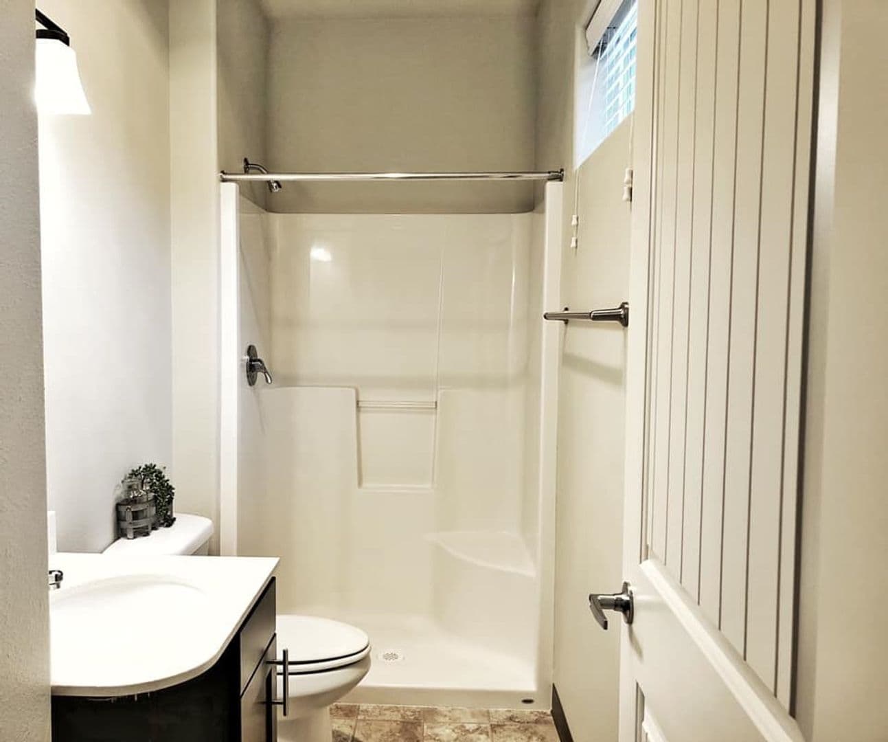 Salem Apartment: 5715 Red Leaf Dr S.