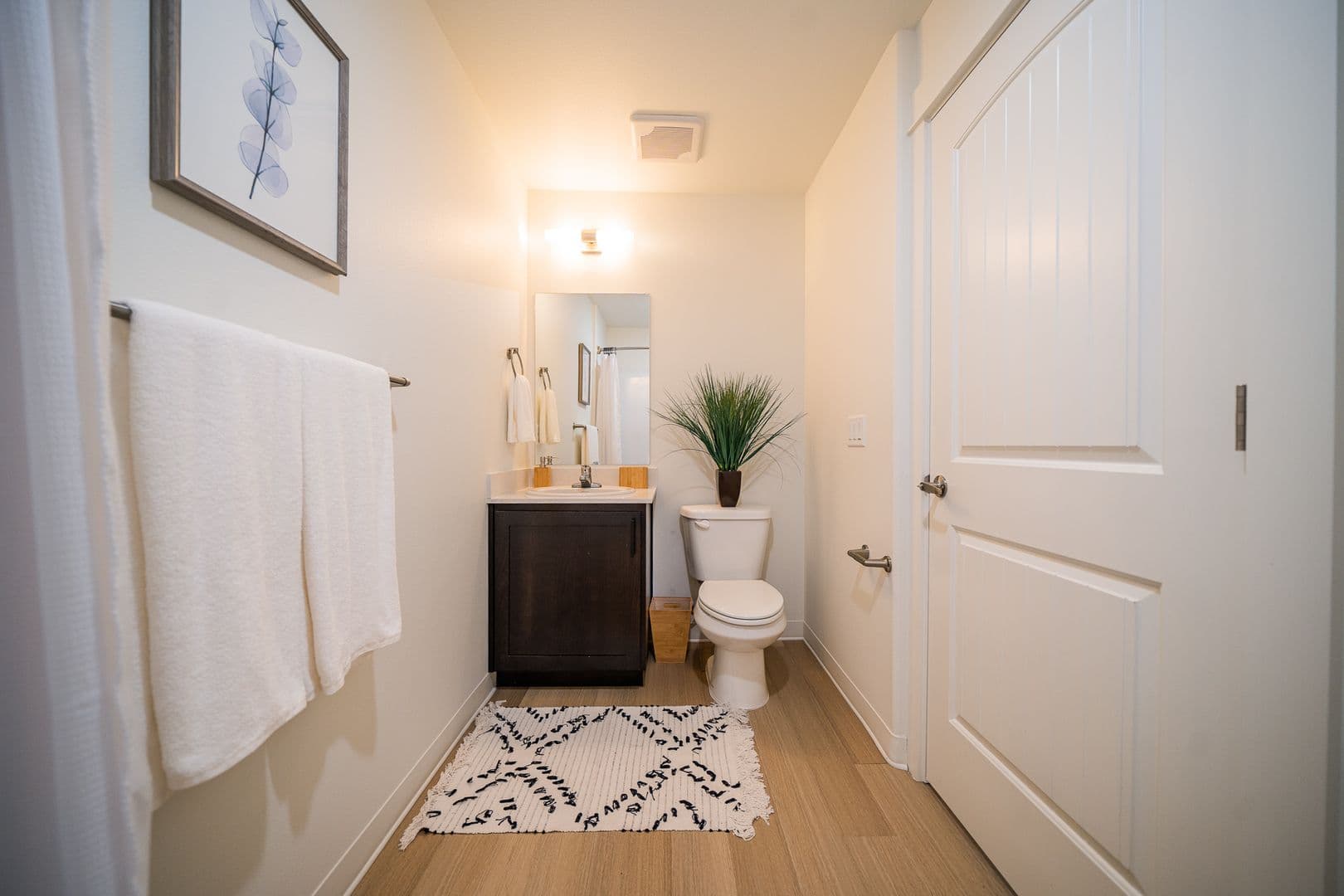 Salem Apartment: 4704 Center Street NE