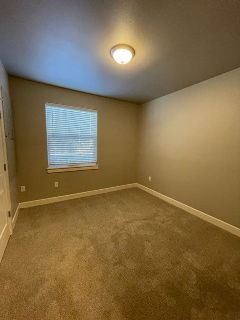 Bend Apartment: 20174 Reed Lane