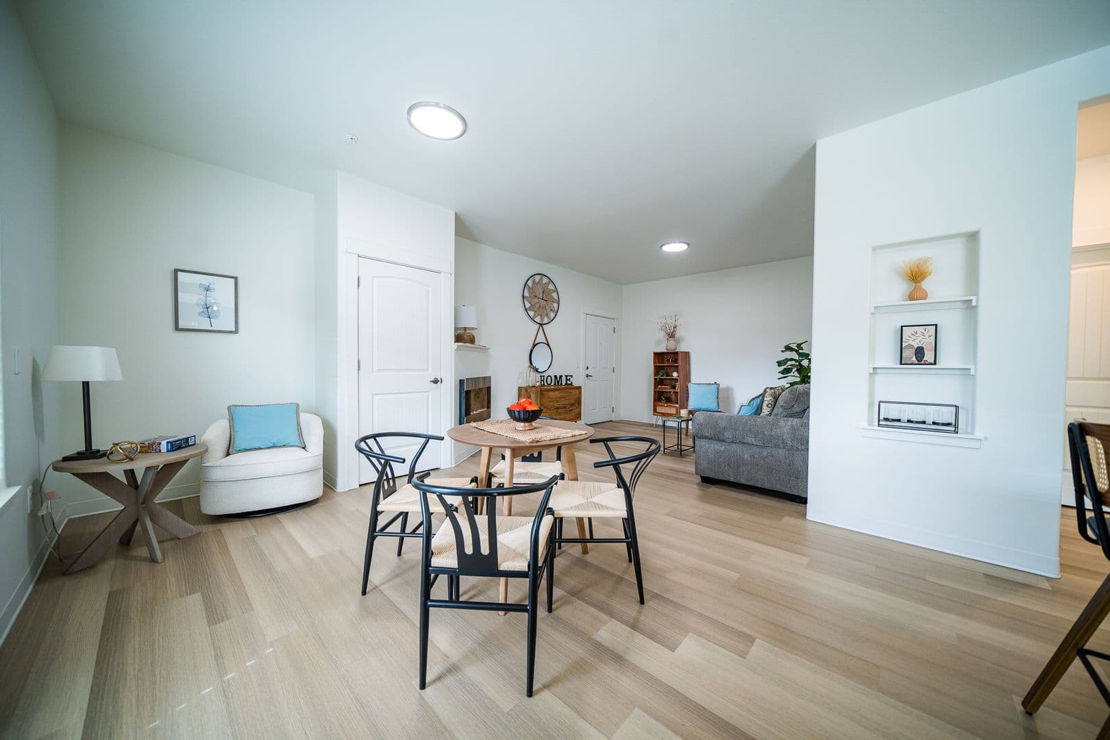 Salem Apartment: 4704 Center Street NE