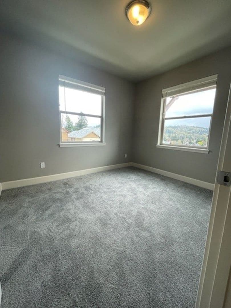 Gresham Apartment: 2027 W. Powell Blvd