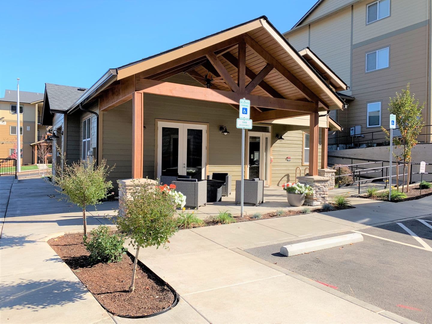 Salem Apartment: 5715 Red Leaf Dr S.