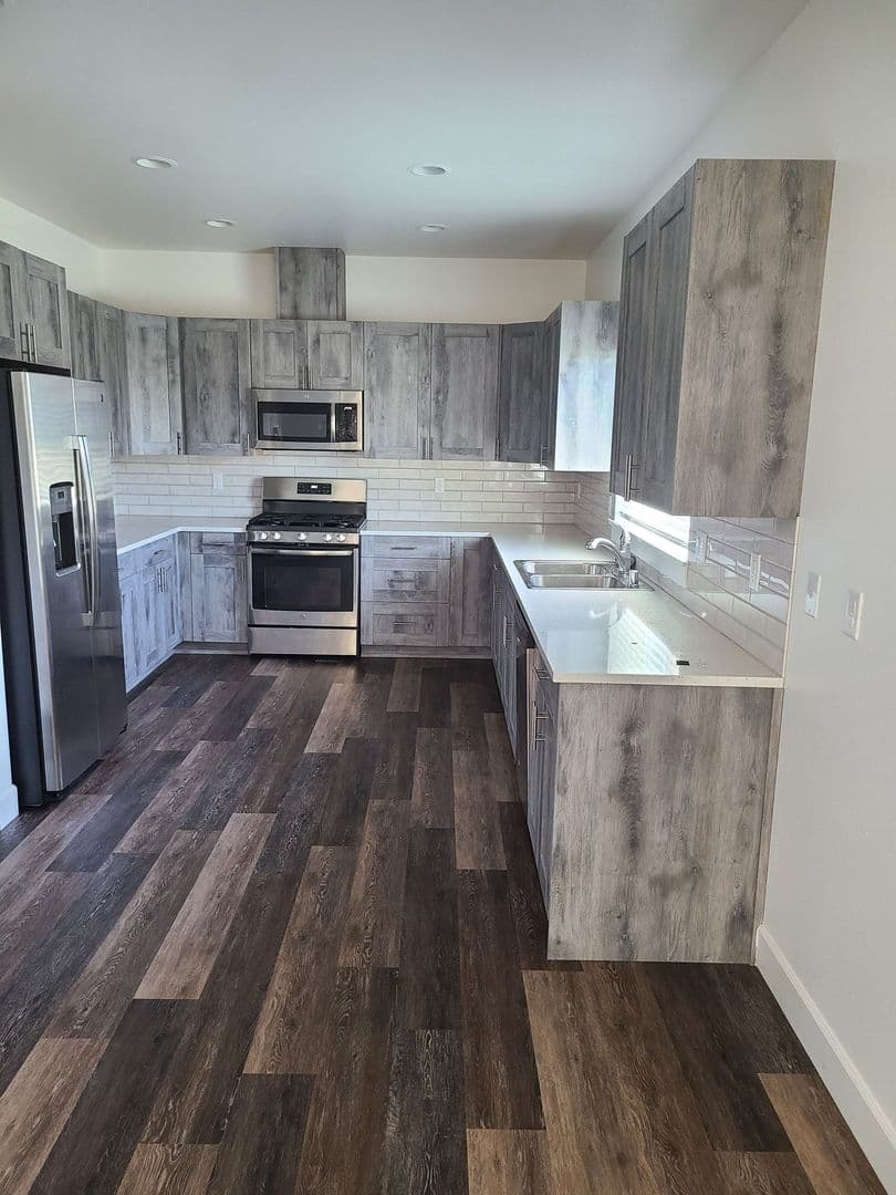 Auburn Townhome: 5531-5597 34th Street SE