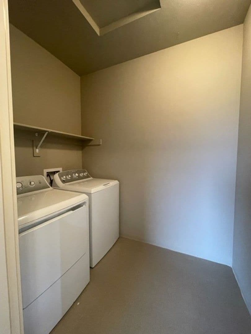 Gresham Apartment: 2027 W. Powell Blvd