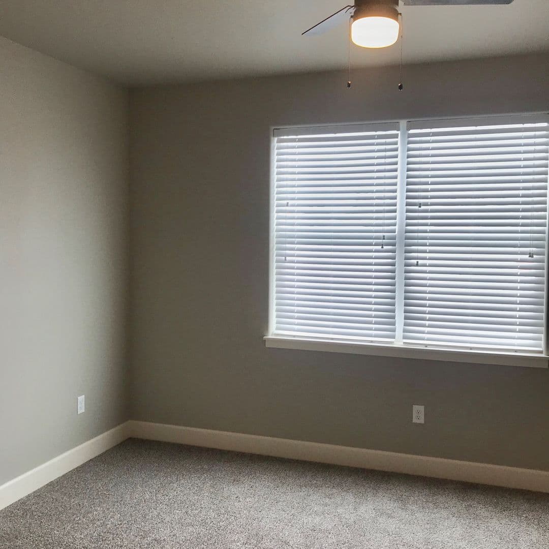 Redmond Apartment: 3570 SW Metolius Ave