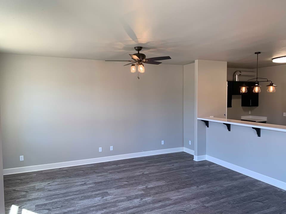 Redmond Apartment: 3570 SW Metolius Ave