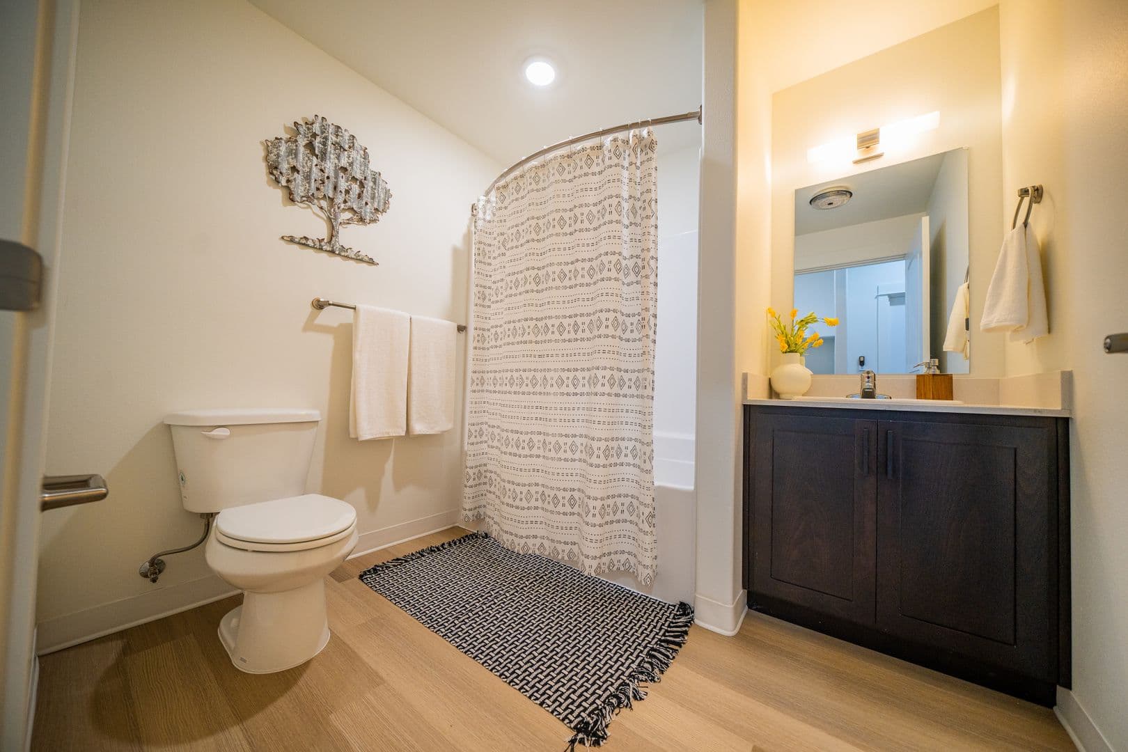 Salem Apartment: 4704 Center Street NE