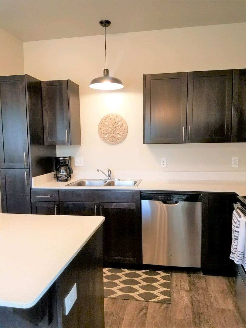 Salem Apartment: 5715 Red Leaf Dr S.
