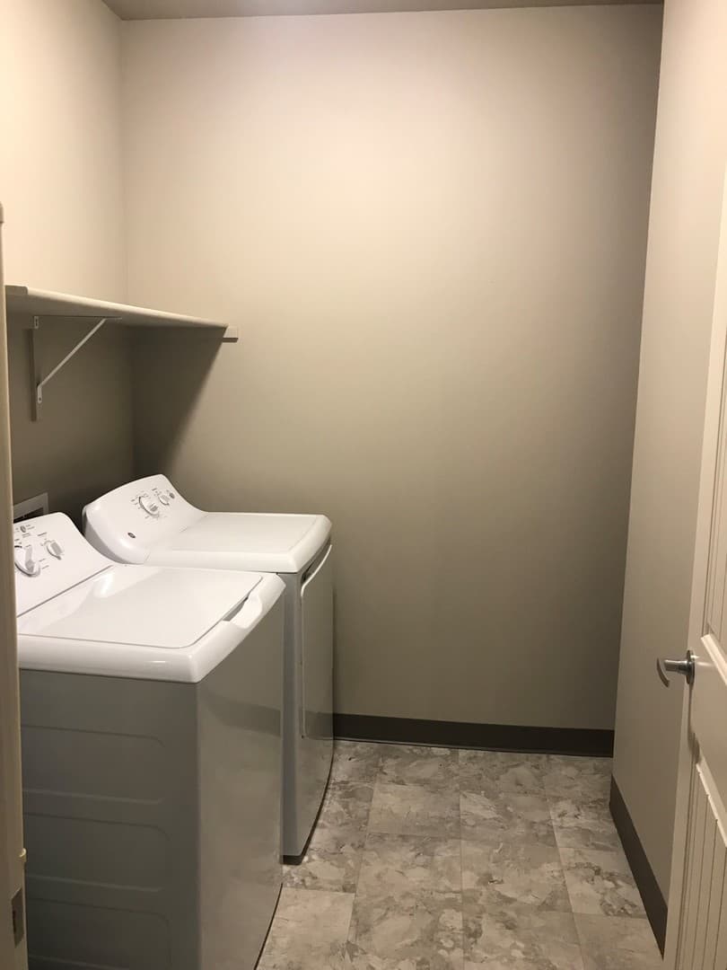 Redmond Apartment: 3570 SW Metolius Ave