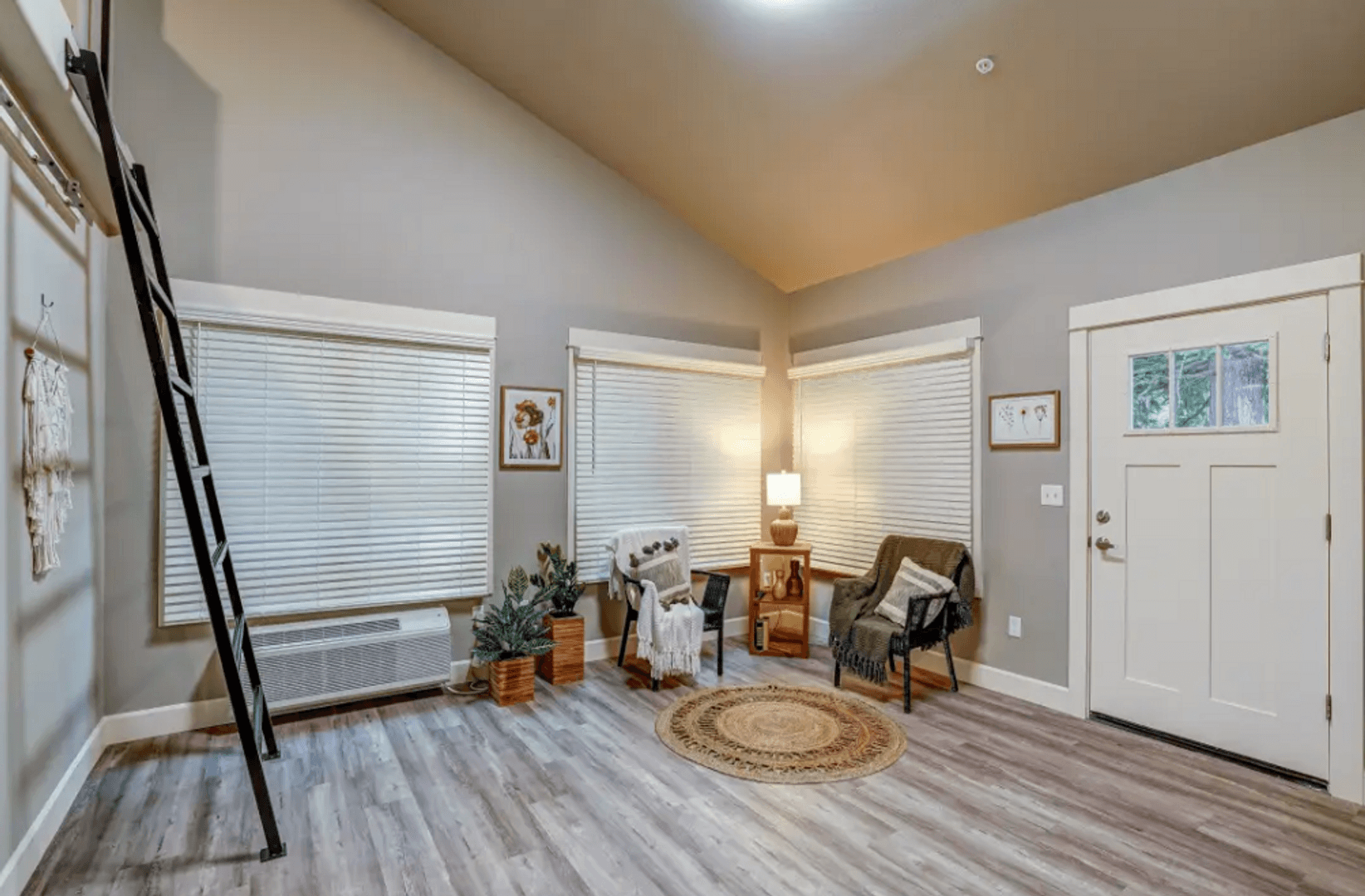 Gresham Apartment: 2027 W. Powell Blvd