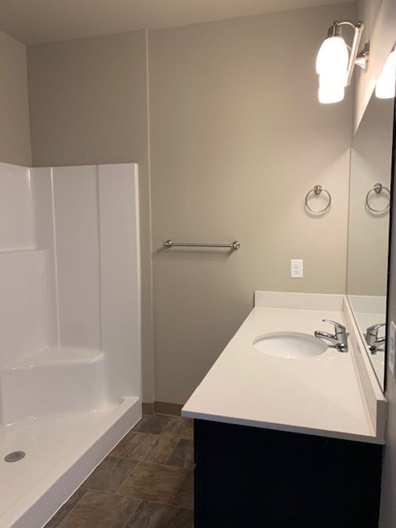 Redmond Apartment: 3570 SW Metolius